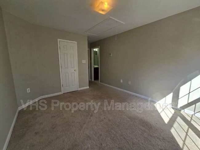 Building Photo - 2520 Post Oak Dr