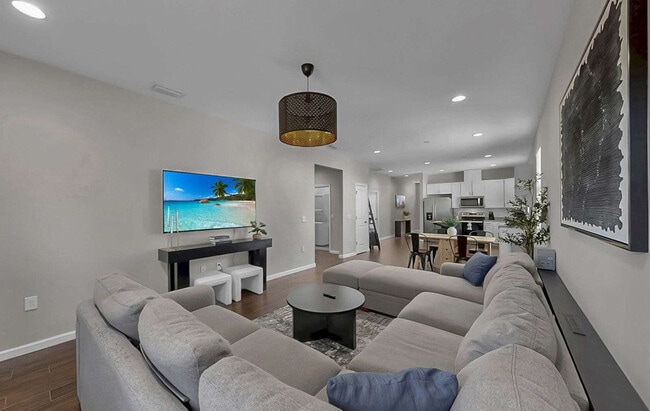 Building Photo - 3114 E 21st Ave