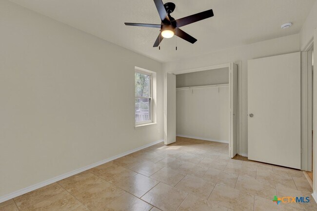 Building Photo - 1260 Flaming Oak Dr