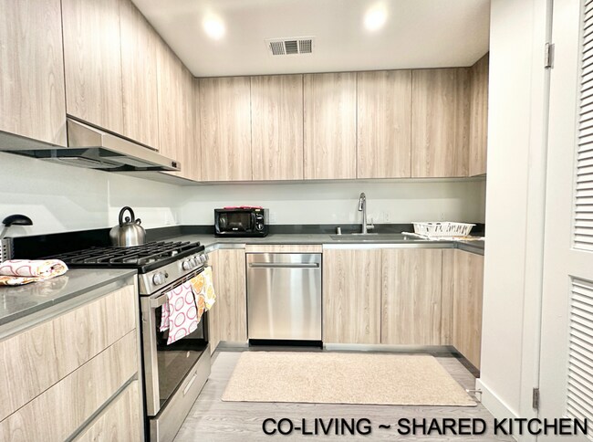 Building Photo - 1950 S Normandie Ave