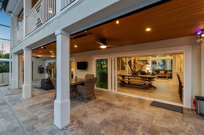 Building Photo - 2151 Lusitania Dr