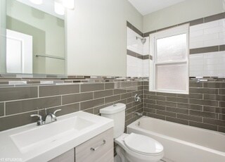 Building Photo - 7831 S Loomis Blvd