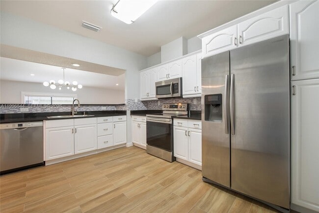 Building Photo - 7426 SW 106th Pl