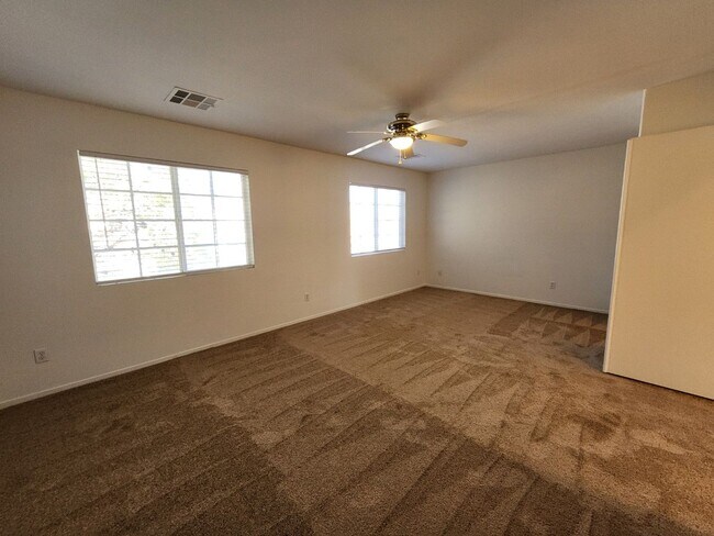 Building Photo - Stunning Five Bedroom home in Shadow Hills.