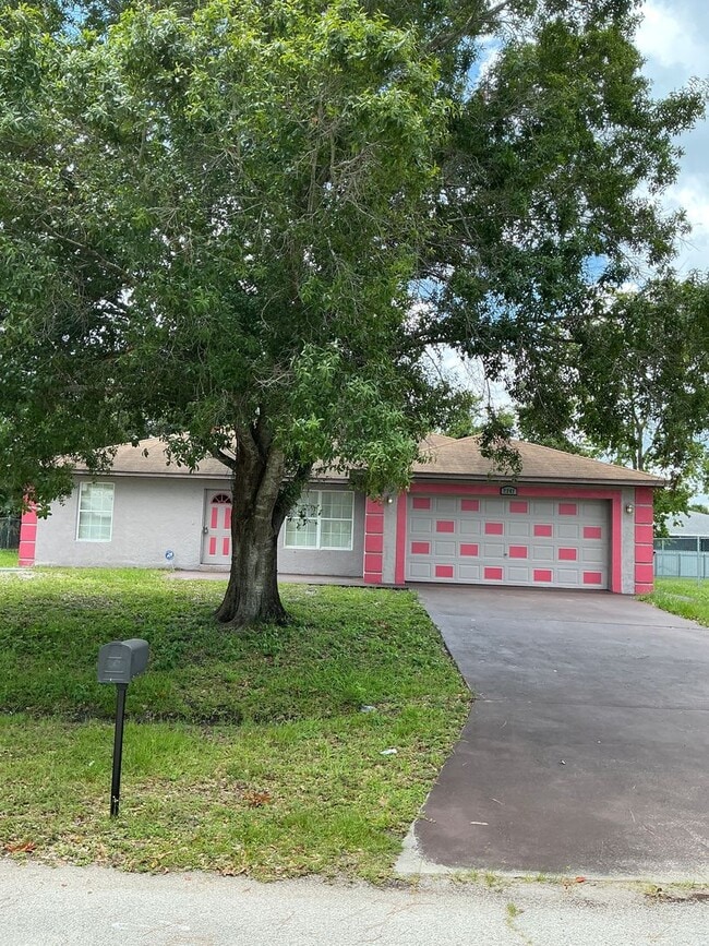 Building Photo - East of U.S.One 4 bedroom 3 bath