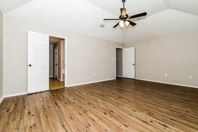 Building Photo - 908 Matthew Ln