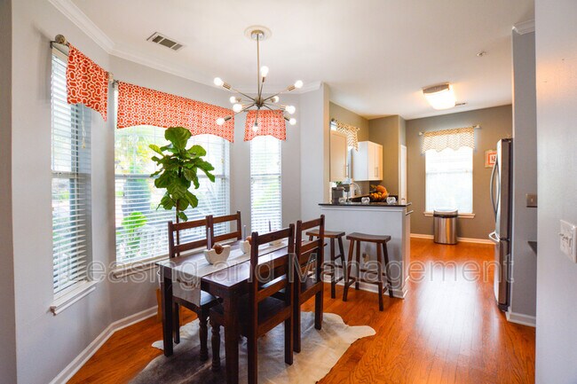 Building Photo - 130 River Landing Dr