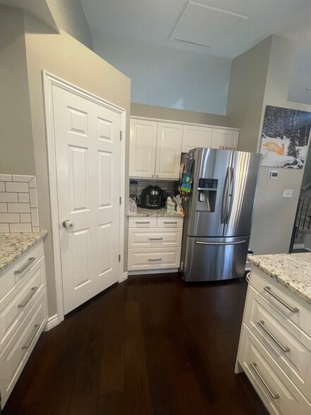 Building Photo - 9867 S Mumford Dr