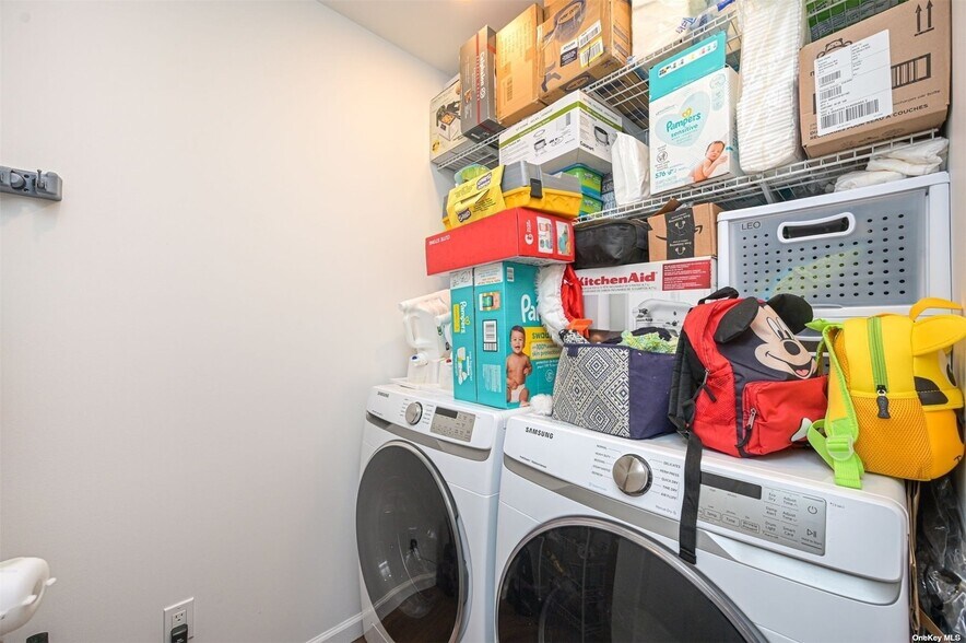 Building Photo - 11 Skylark Ln