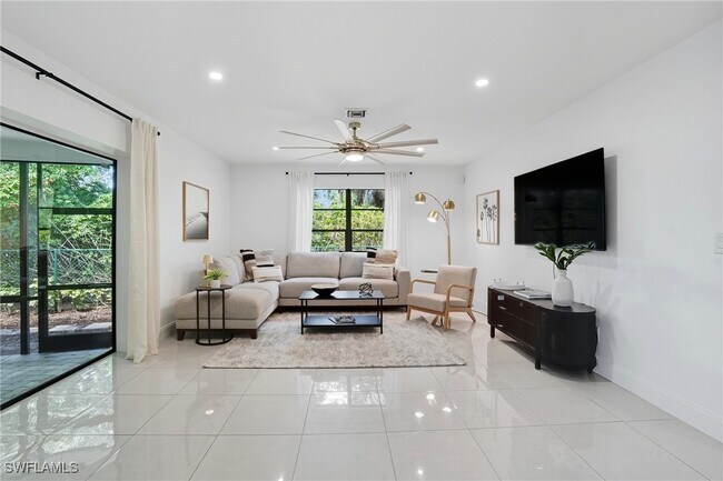 Building Photo - 155 Old Tamiami Trail