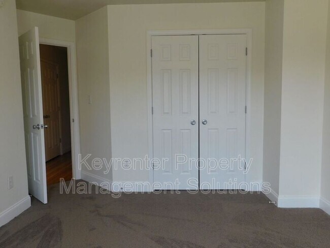 Building Photo - 42 Enchanted View Cir