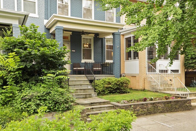 Building Photo - 1813 Bay St SE