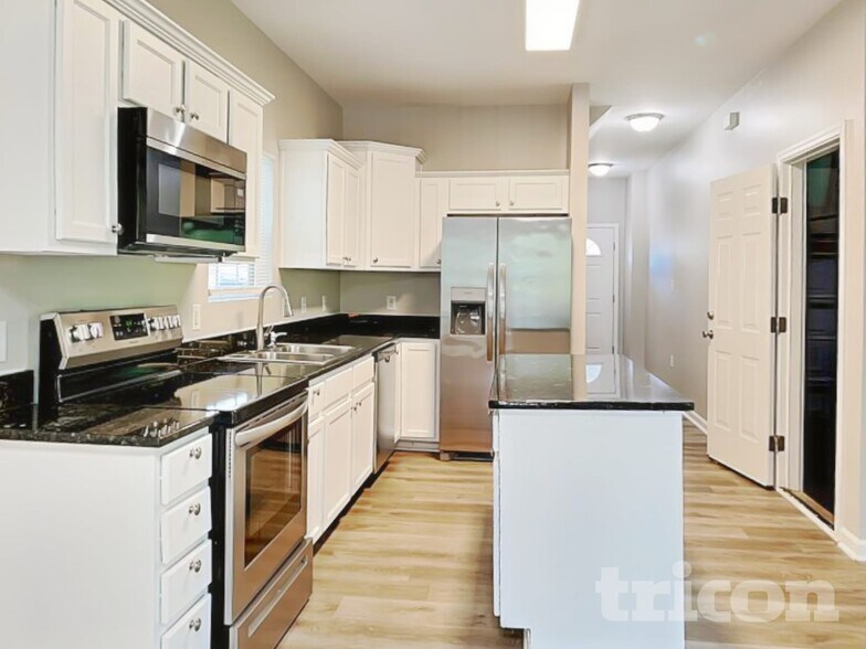Building Photo - 118 Lookout Point Pl