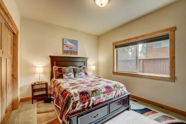 Building Photo - 3390 Beaver Brae