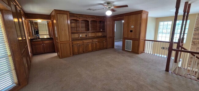 Building Photo - 1323 Falling Leaf Ln