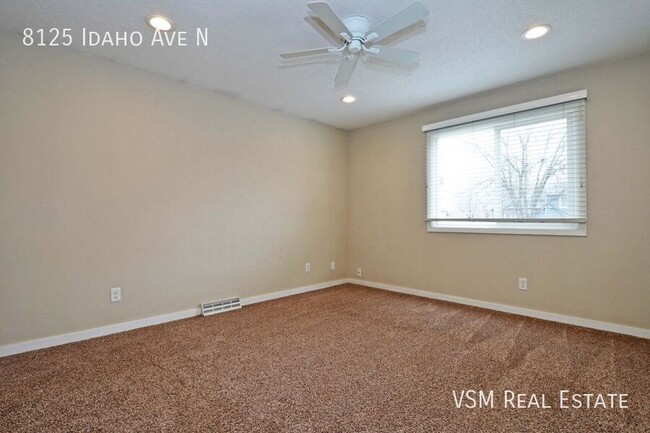 Building Photo - 50% Off January Rent! Modern 4-Bed Home wi...