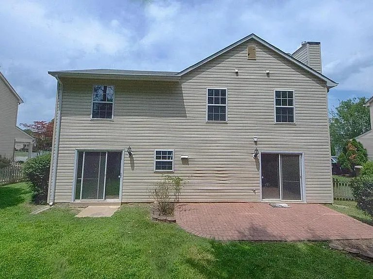Building Photo - 6119 Oaklawn Ln