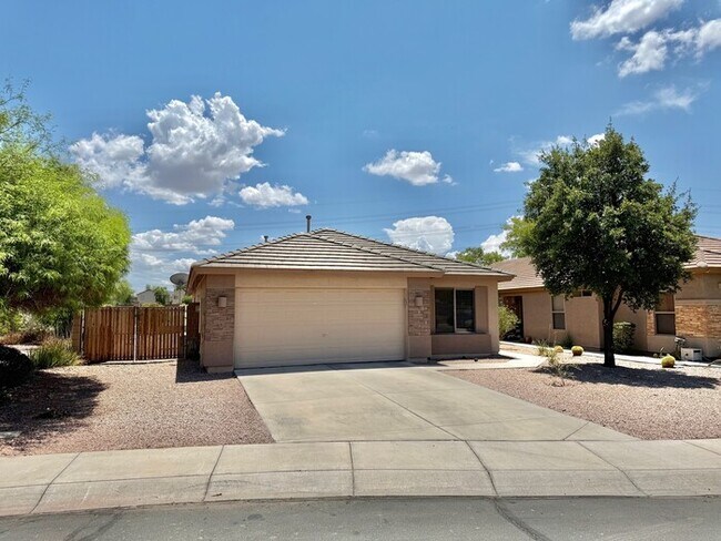 Building Photo - Golf Course Lot!