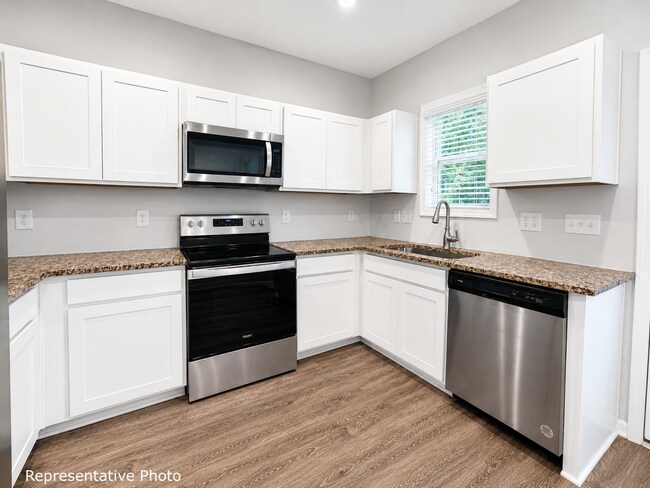 Building Photo - 267 Spirea Dr