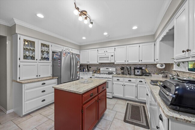 Building Photo - 2231 Remington Dr