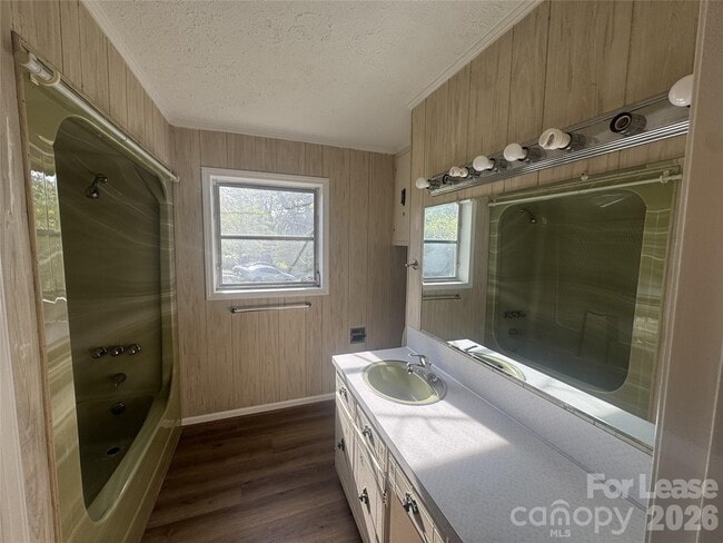 Building Photo - 1203 Hibriten Dr SE