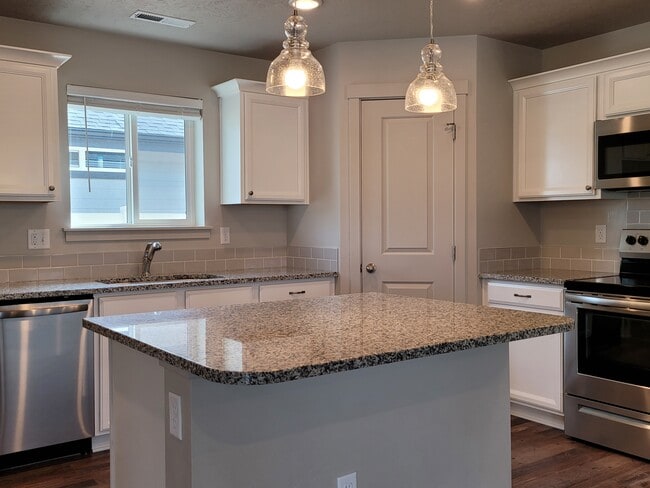 Building Photo - 17906 Hensley Ridge Pl