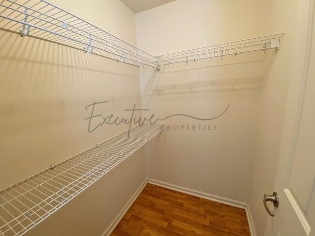 Building Photo - 311 E Hale St
