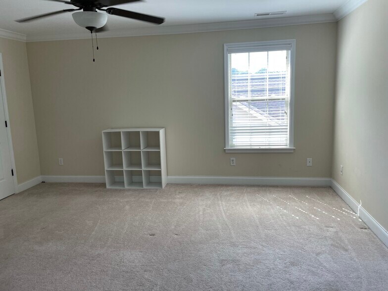 Building Photo - 7866 Steppingstone Ln