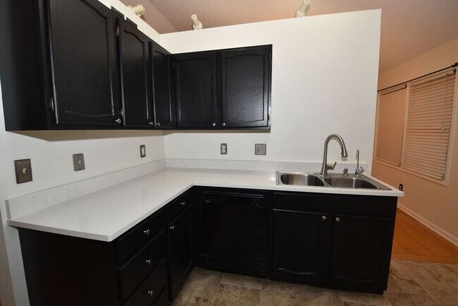 Building Photo - Cross Creek 4 bedroom home