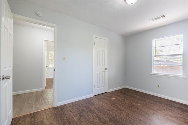 Building Photo - 606 West St