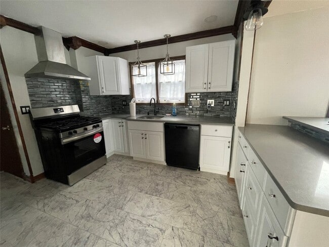 Building Photo - 64 Margaret St