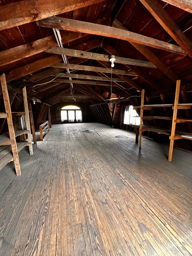 Building Photo - 110 Hanover St