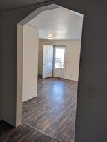 Building Photo - 102 Catherine St