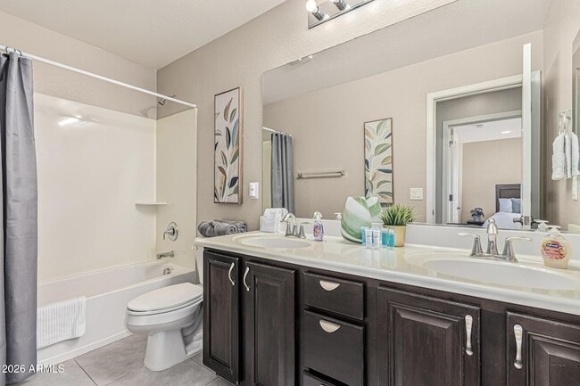 Building Photo - 7657 S Debra Dr