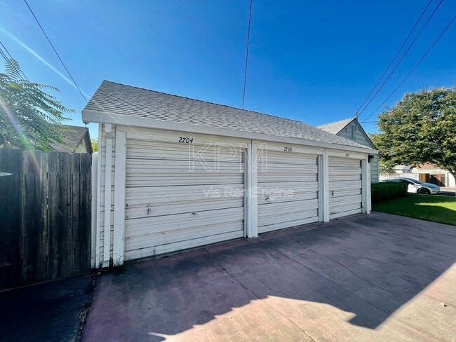 Building Photo - 2704 N Hunter St