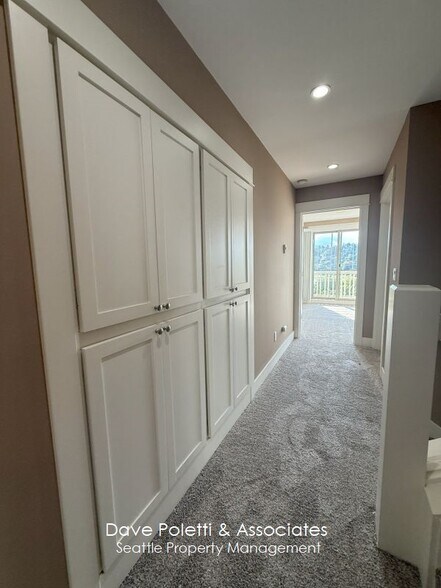 Building Photo - 2819 14th Ave W