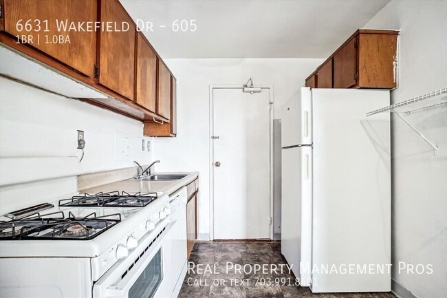 Building Photo - 6631 Wakefield Dr