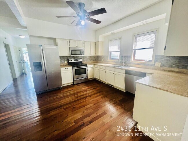 Building Photo - 2431 11th Ave S