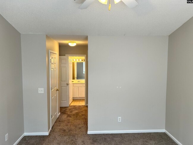 Building Photo - 122 Curvewood Rd