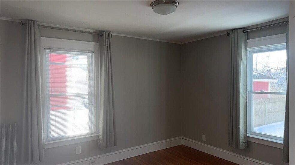 Building Photo - 56 Waltham St