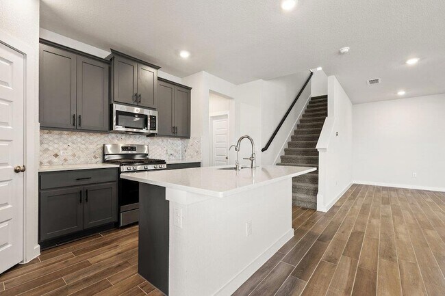 Building Photo - 368 Banff Dr