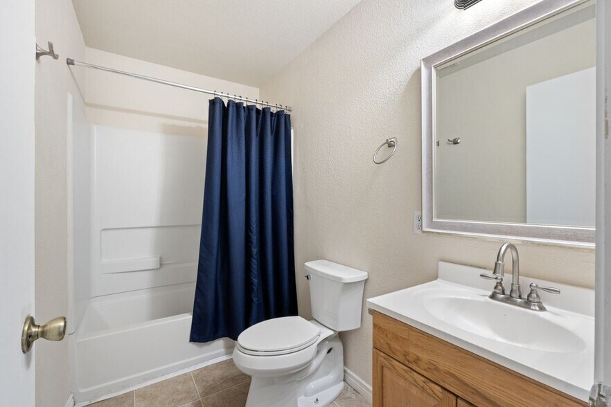 Building Photo - 7807 Kingsbury Wood