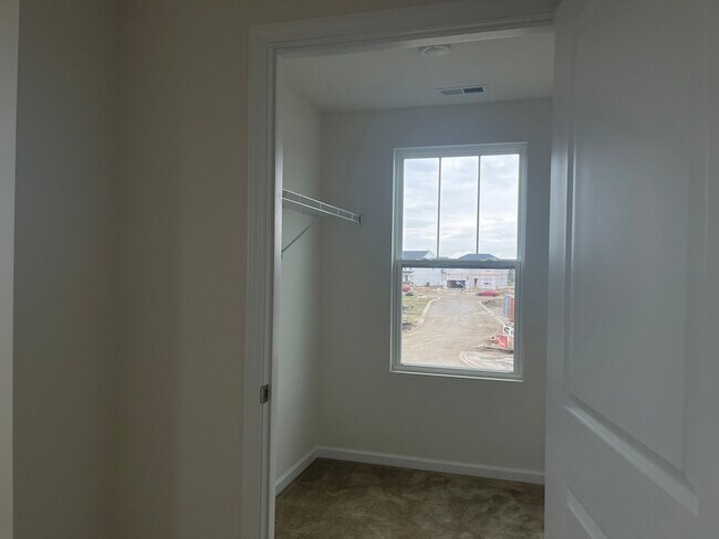 Building Photo - 721 Dropseed Ln