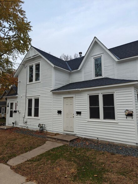 Primary Photo - 919 N Elm Ave