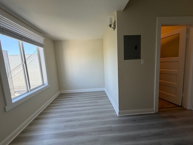 Building Photo - 569-571-571 Minna St