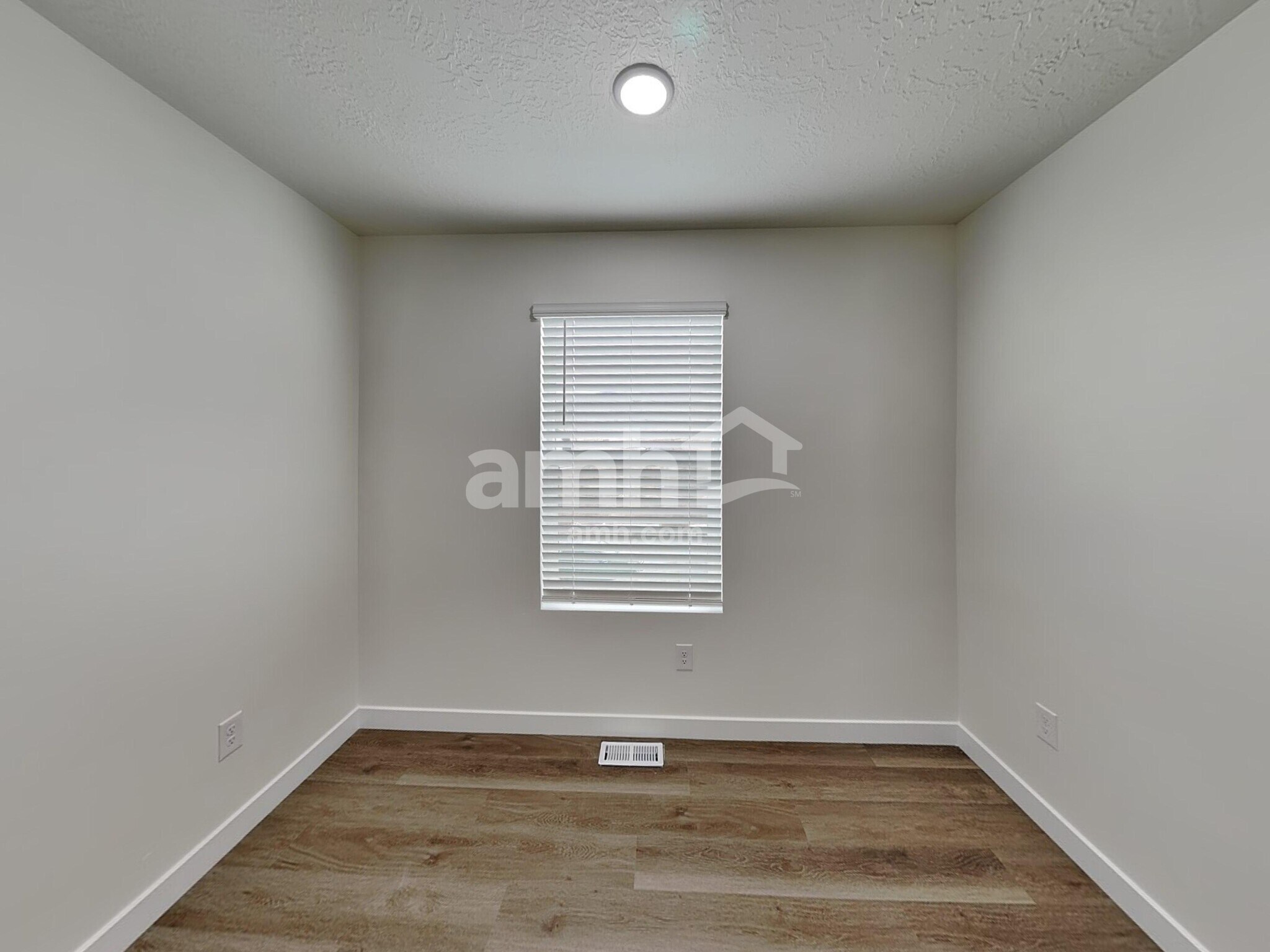 Building Photo - 1244 W Mahogany St