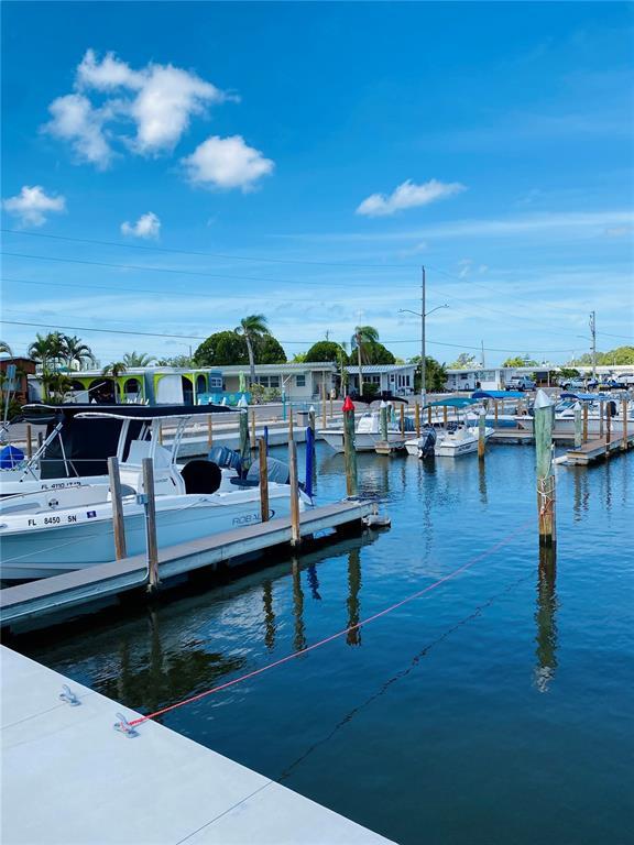 Building Photo - 2305 Bay Dr