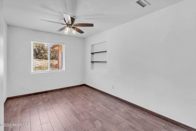 Building Photo - 821 Prescott Heights Dr