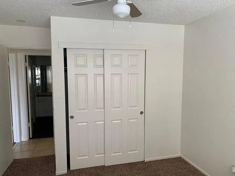 Building Photo - 1190 S Winery Ave