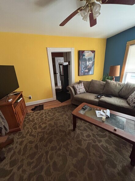 Primary Photo - 75 Endicott Ave